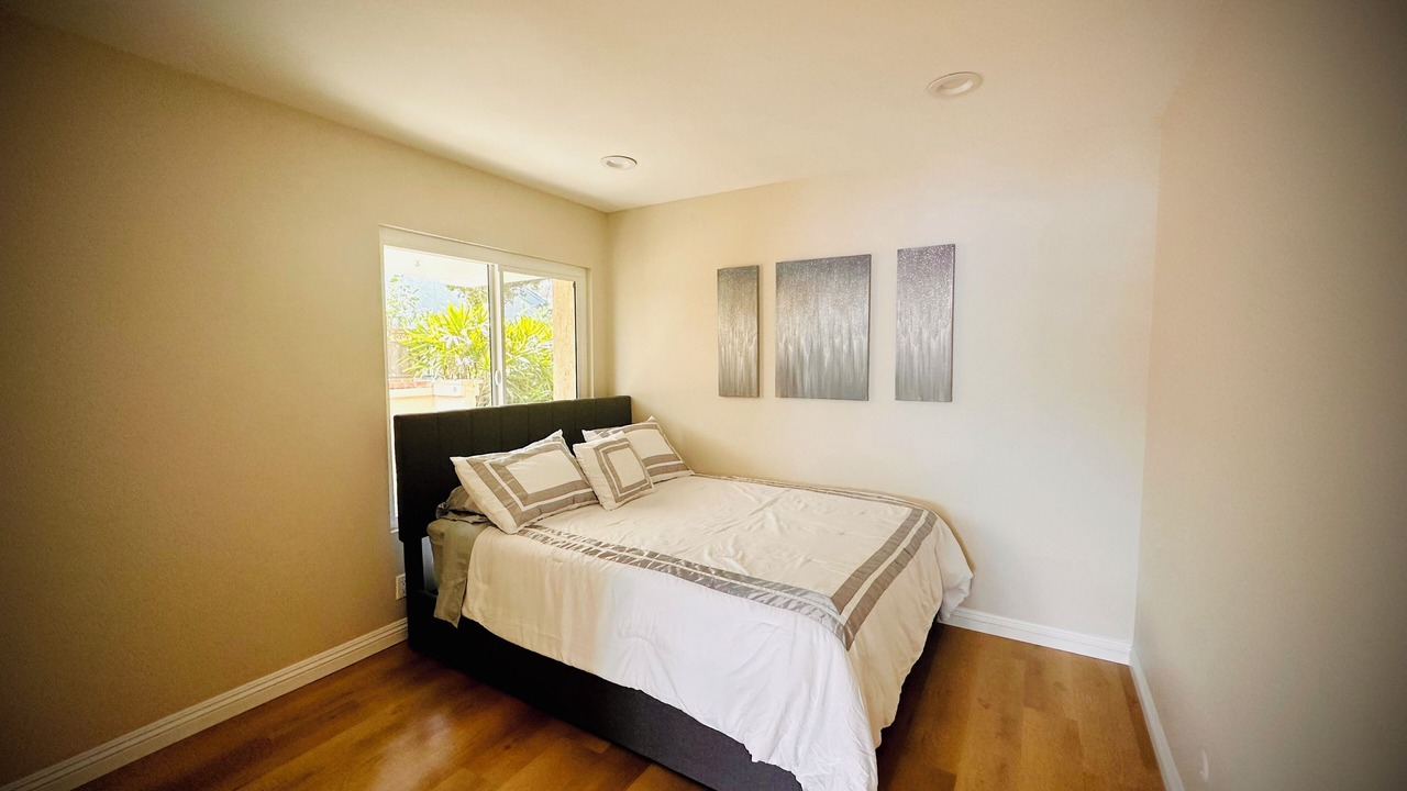 Photo of Bedroom in Lake Forest
