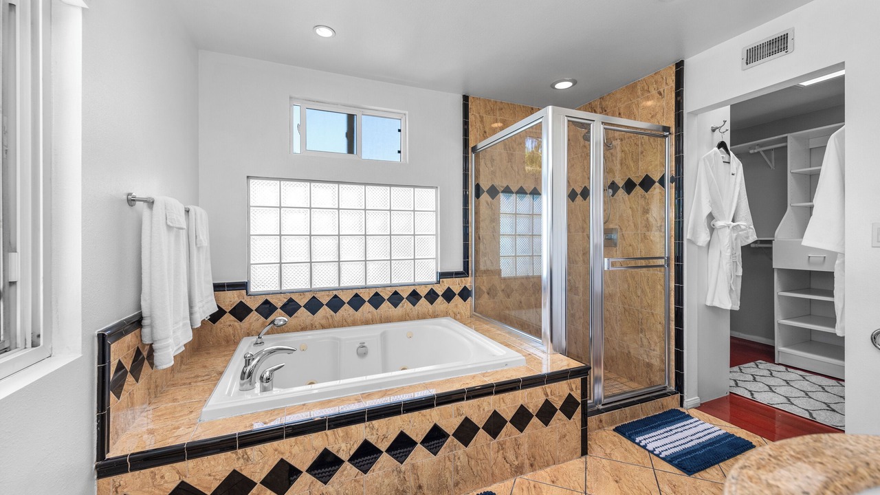 Photo of Bathroom in Ladera Heights