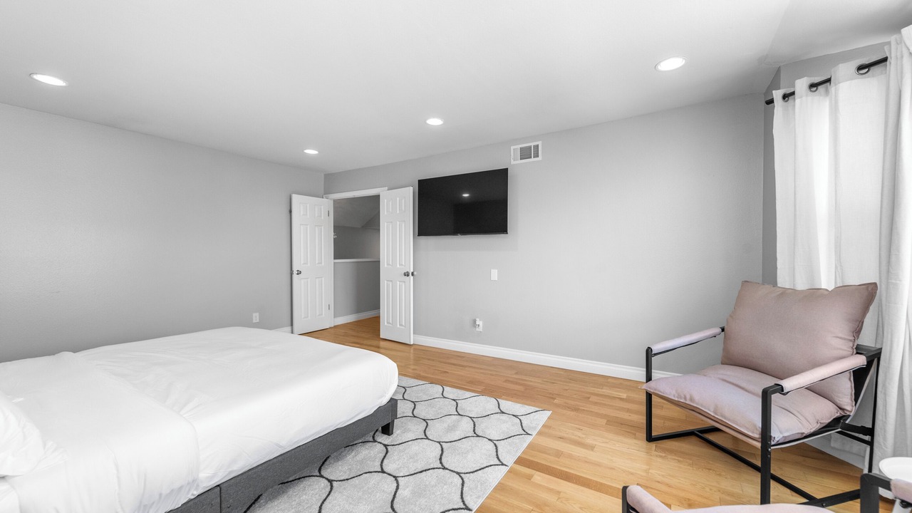 Photo of Bedroom in Ladera Heights