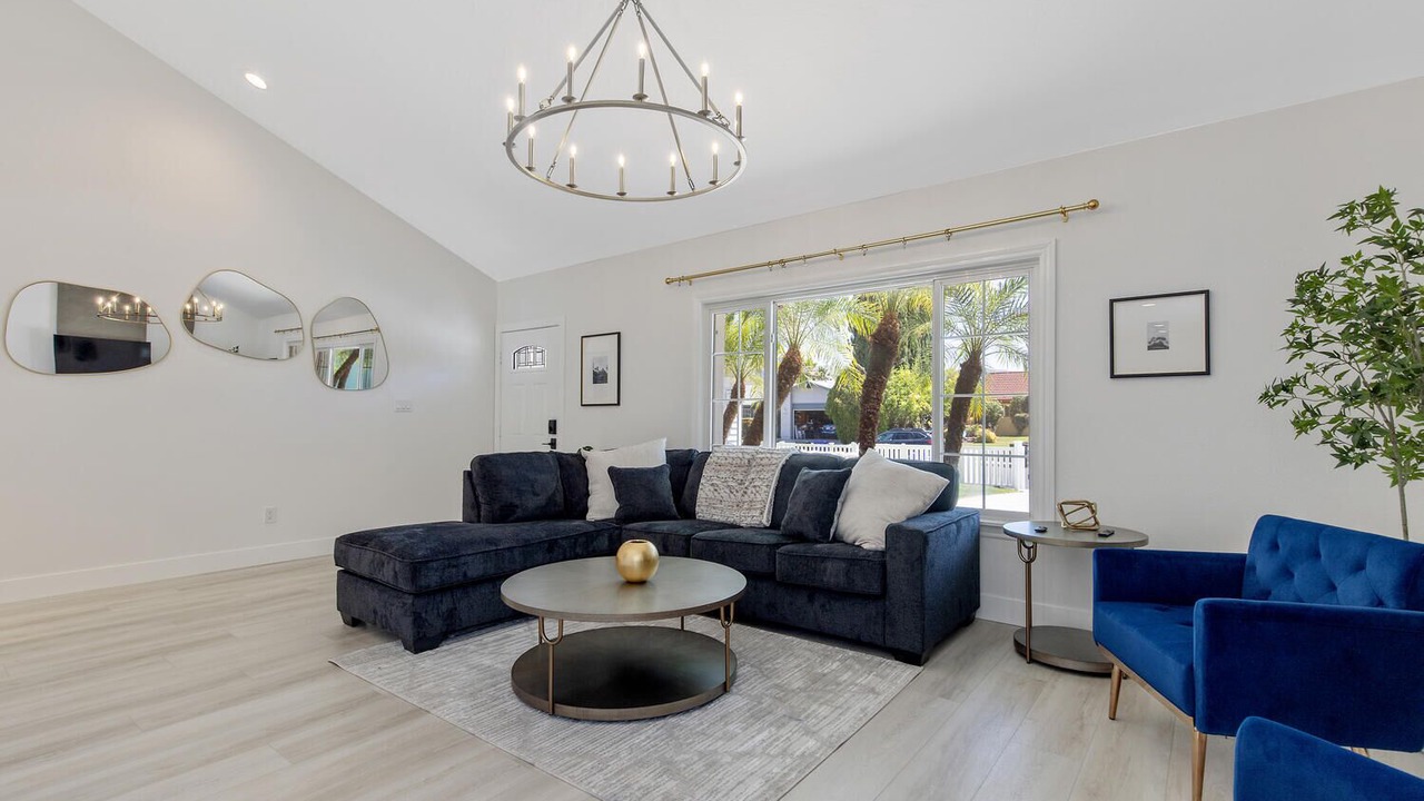 Photo of Livingroom in Canyon Country
