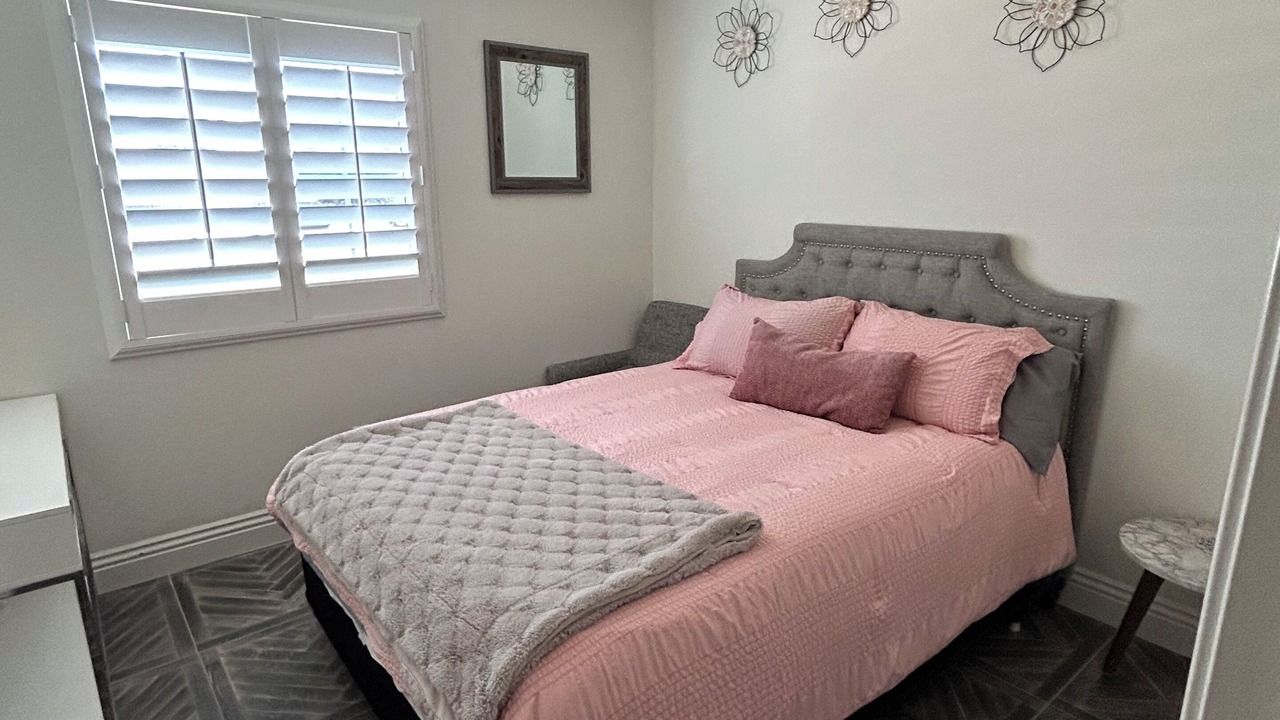 Photo of Bedroom in Greenacres
