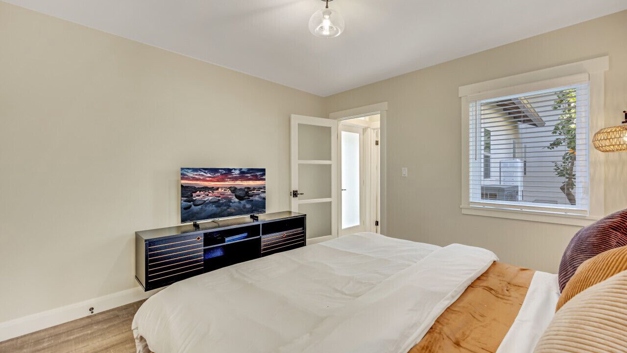 Photo of Bedroom in Altadena