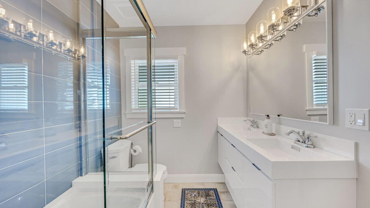 Photo of Bathroom in Altadena