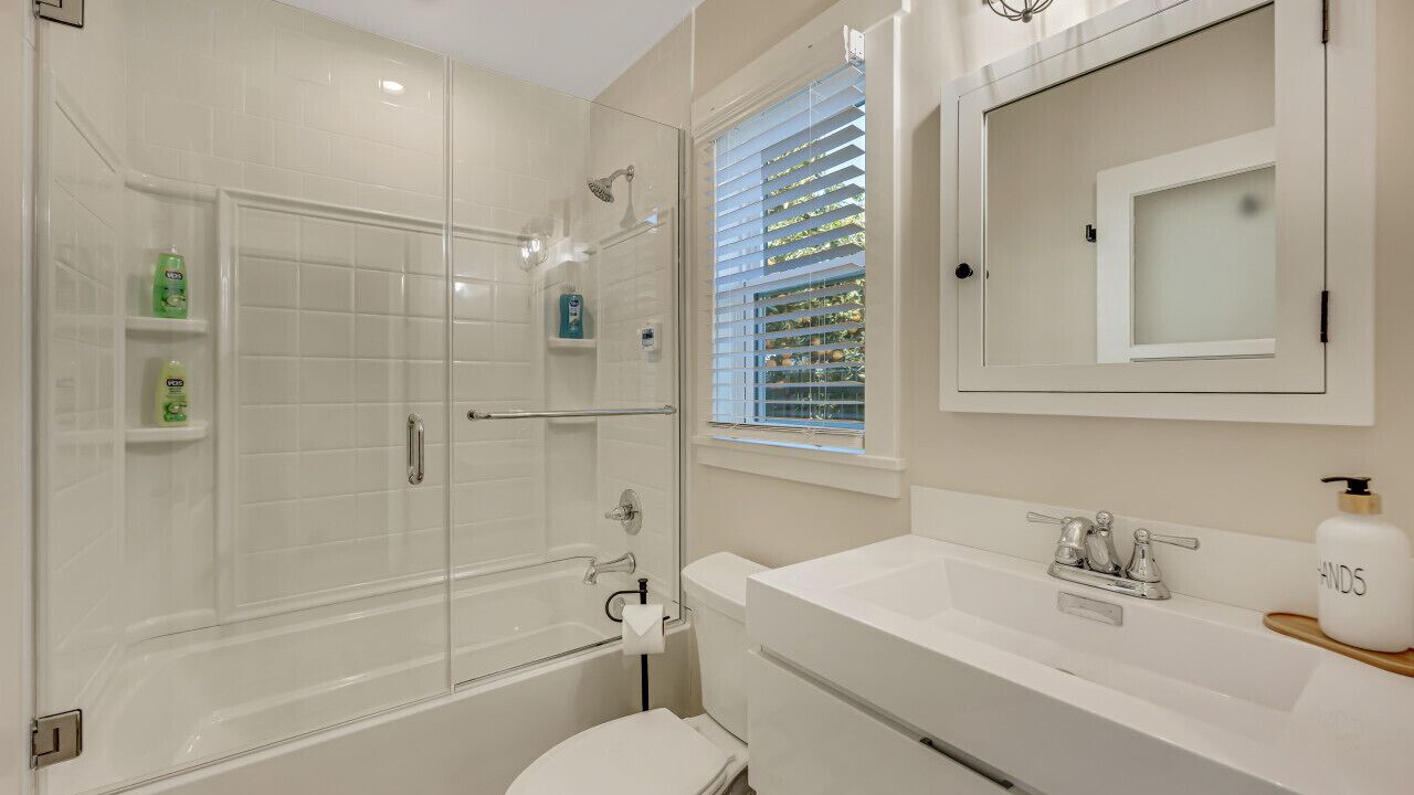 Photo of Bathroom in Altadena