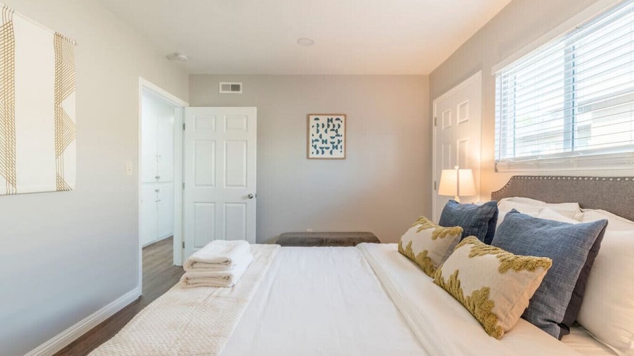 Photo of Bedroom in Del Aire