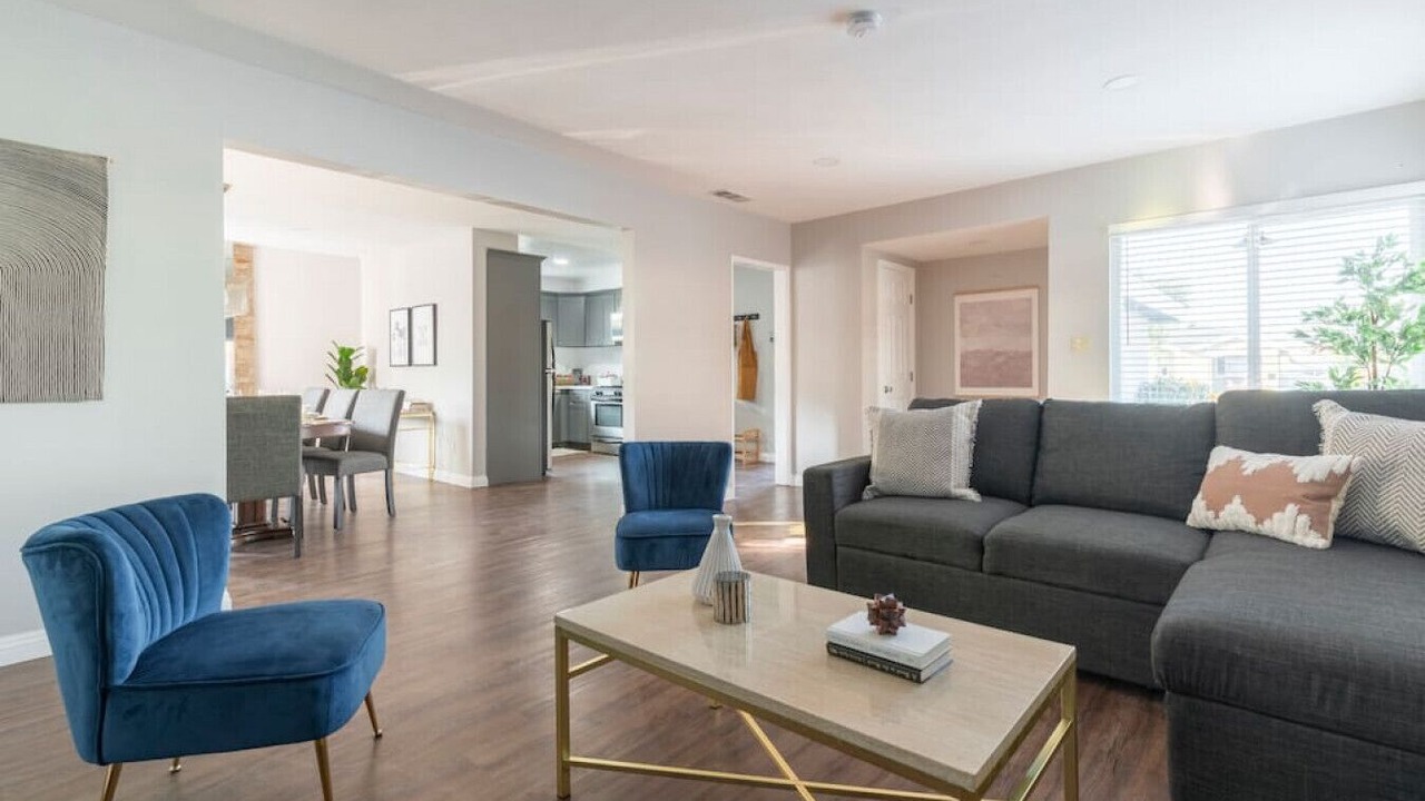 Photo of Livingroom in Del Aire