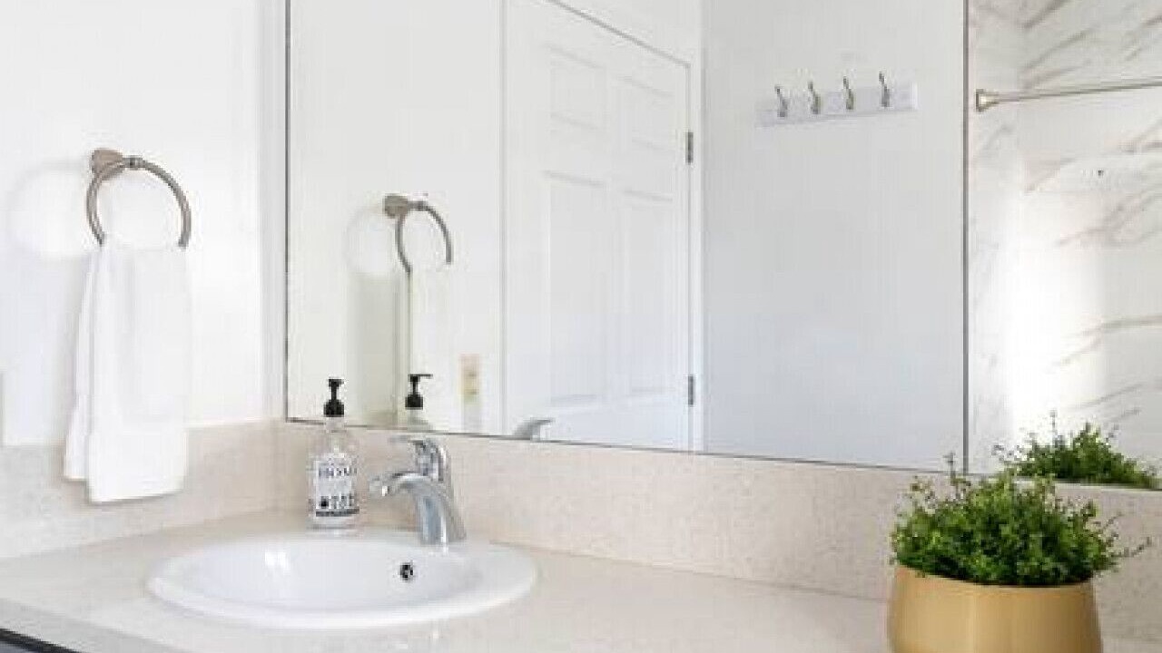 Photo of Bathroom in Del Aire