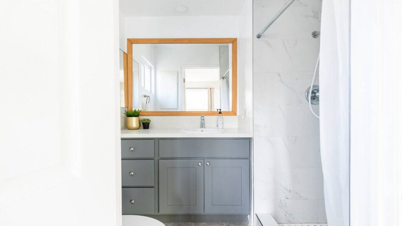 Photo of Bathroom in Del Aire