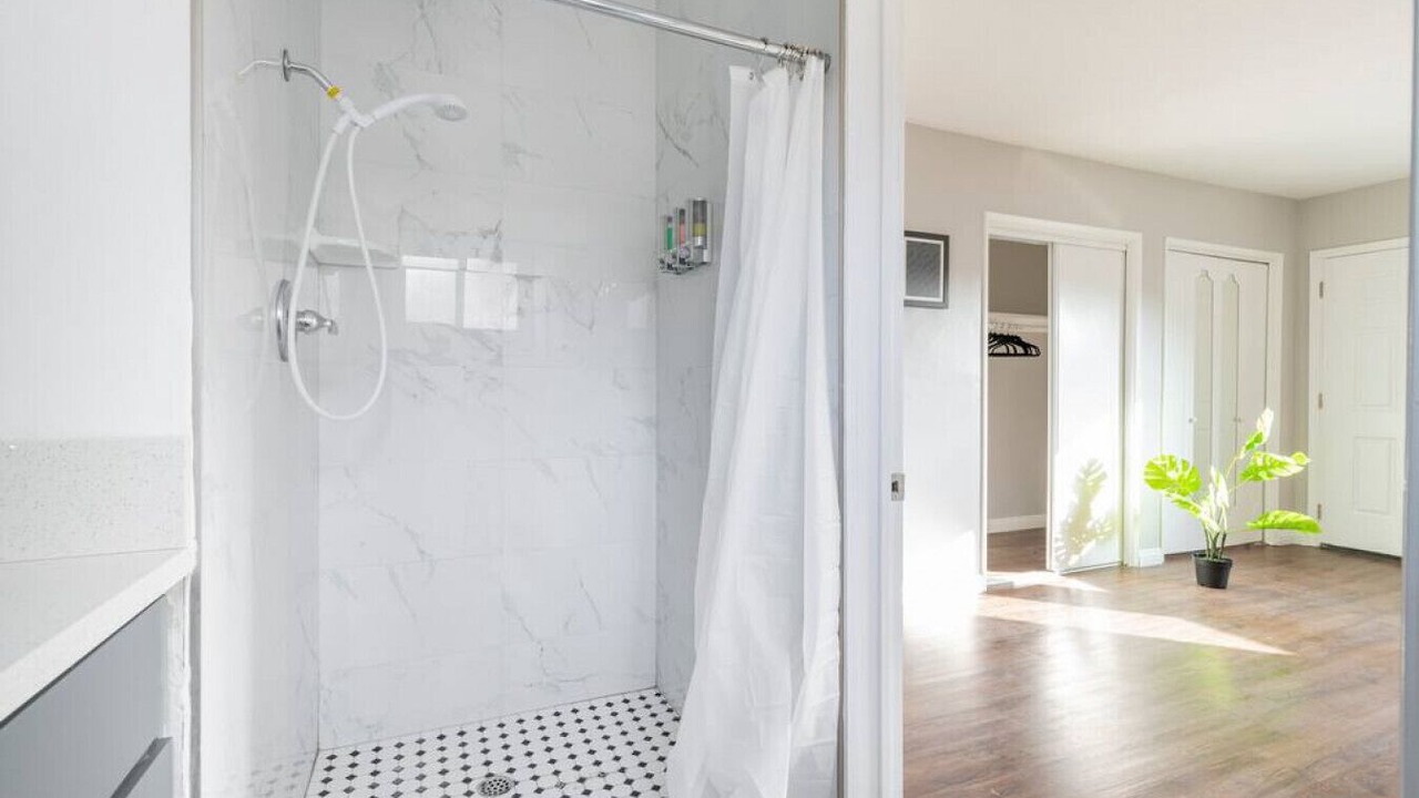 Photo of Bathroom in Del Aire