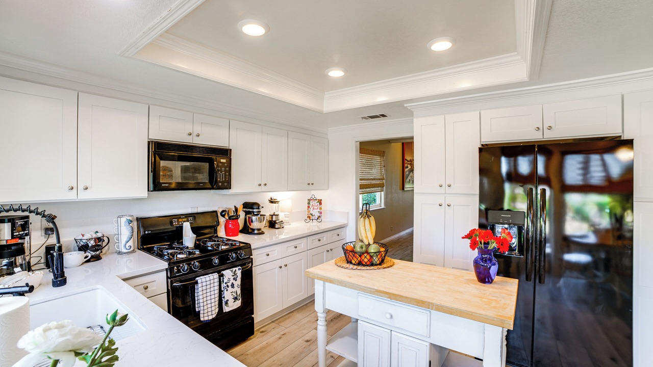 Photo of Kitchen in Estates at Canyon Crest
