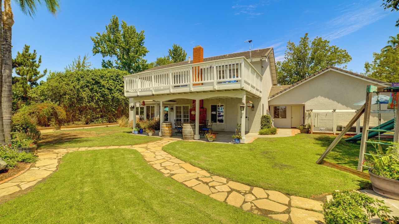 Photo of Outdoor in Estates at Canyon Crest