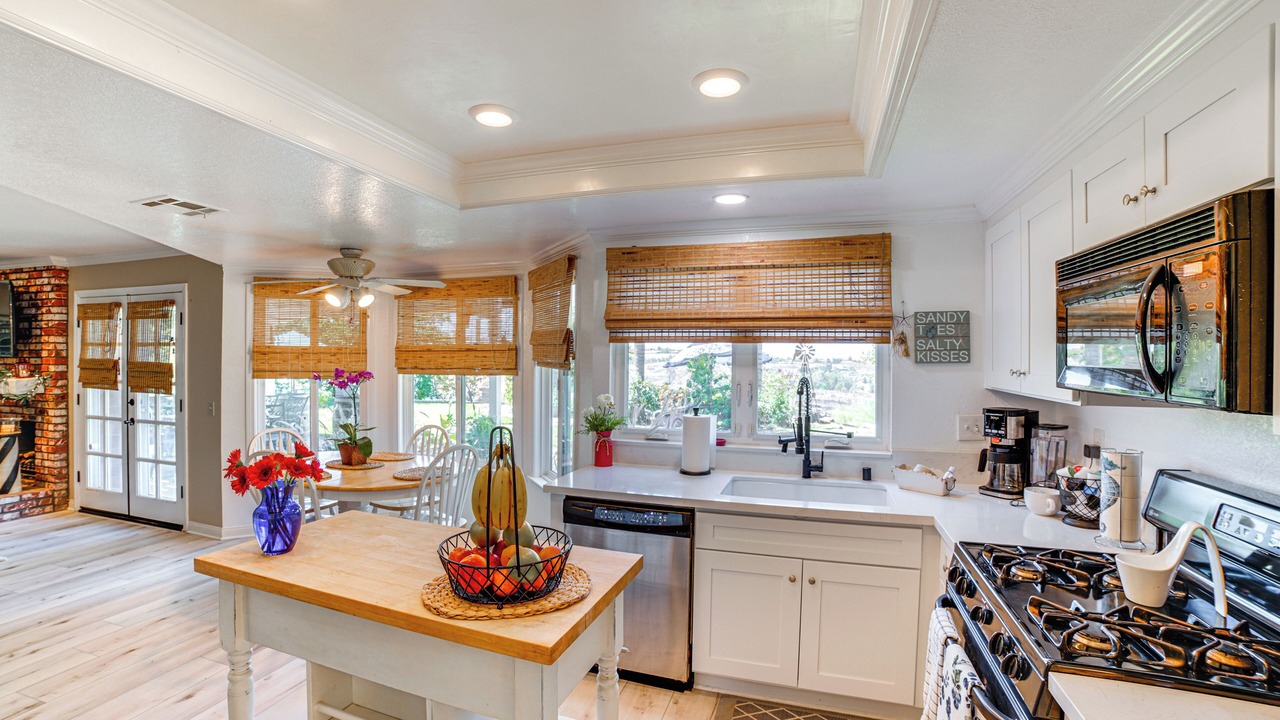 Photo of Kitchen in Estates at Canyon Crest