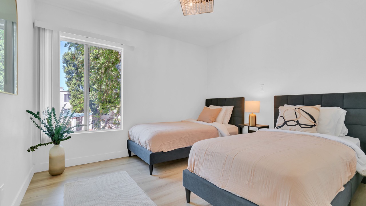 Photo of Bedroom in Tarzana