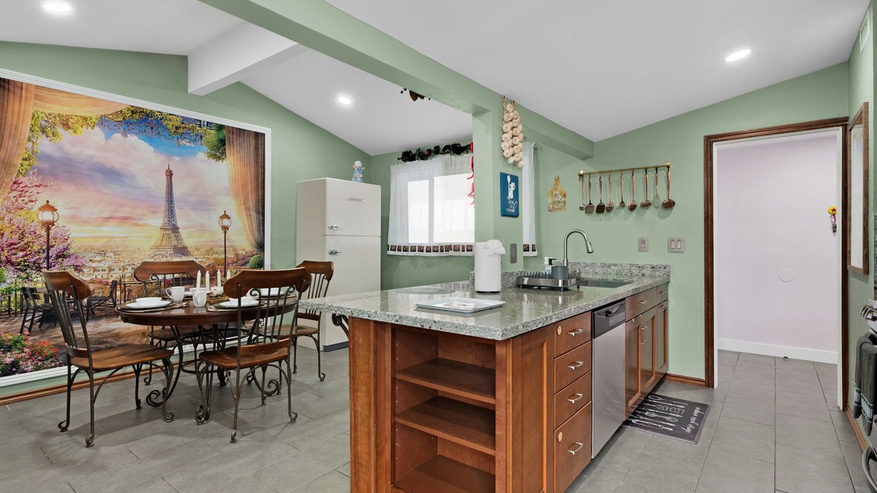Photo of Kitchen in Southwest Anaheim