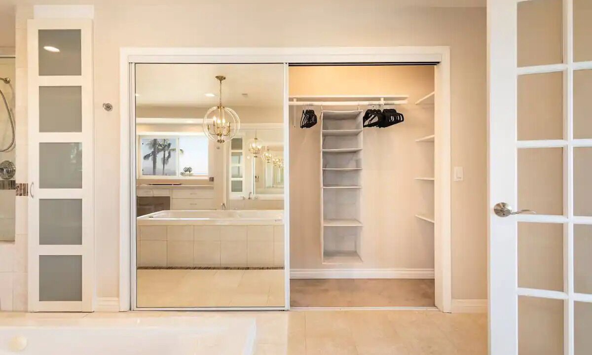 Photo of Bathroom in Ladera Heights