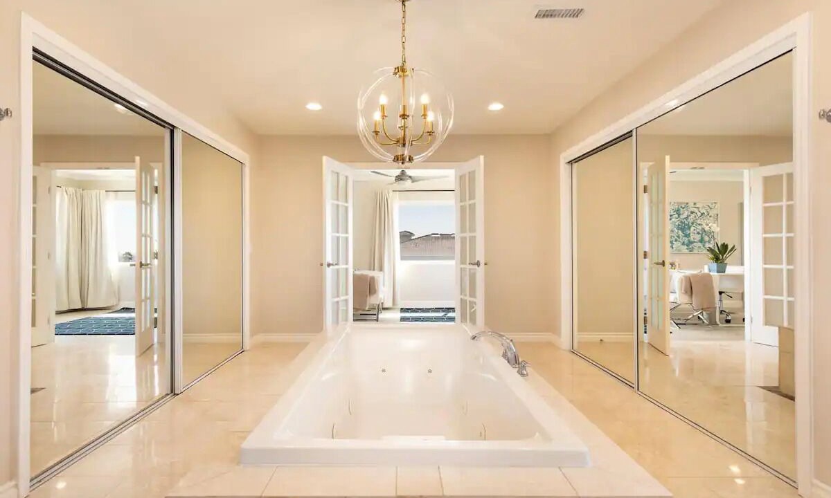 Photo of Bathroom in Ladera Heights