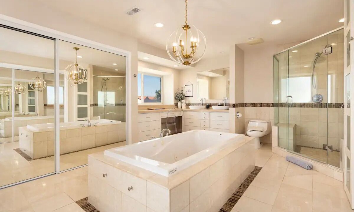 Photo of Bathroom in Ladera Heights