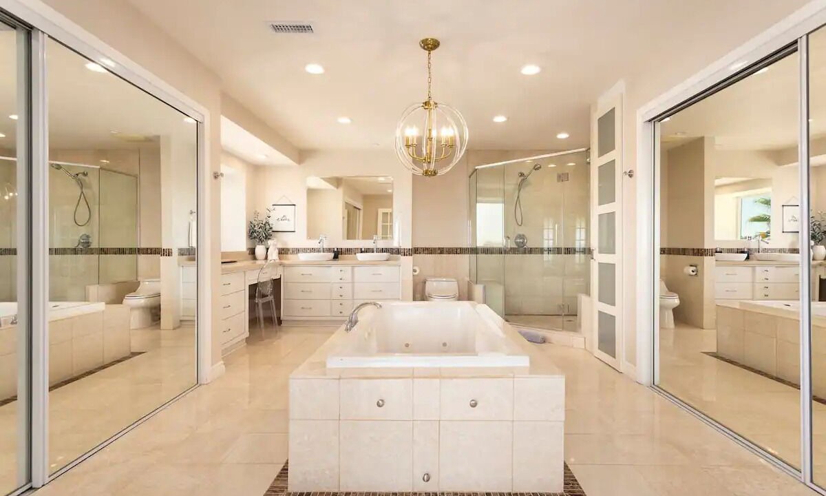 Photo of Bathroom in Ladera Heights