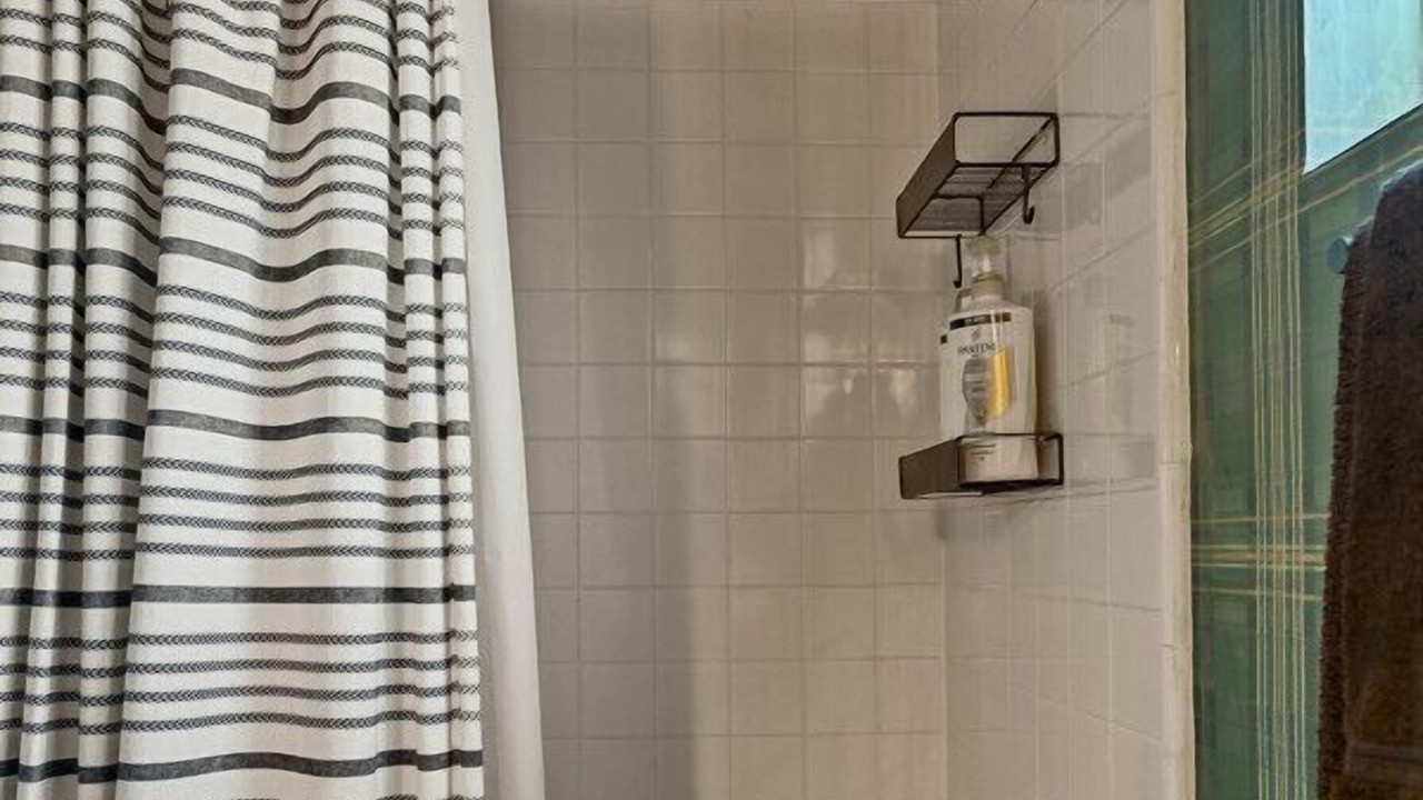 Photo of Bathroom in Arrowhead Villas