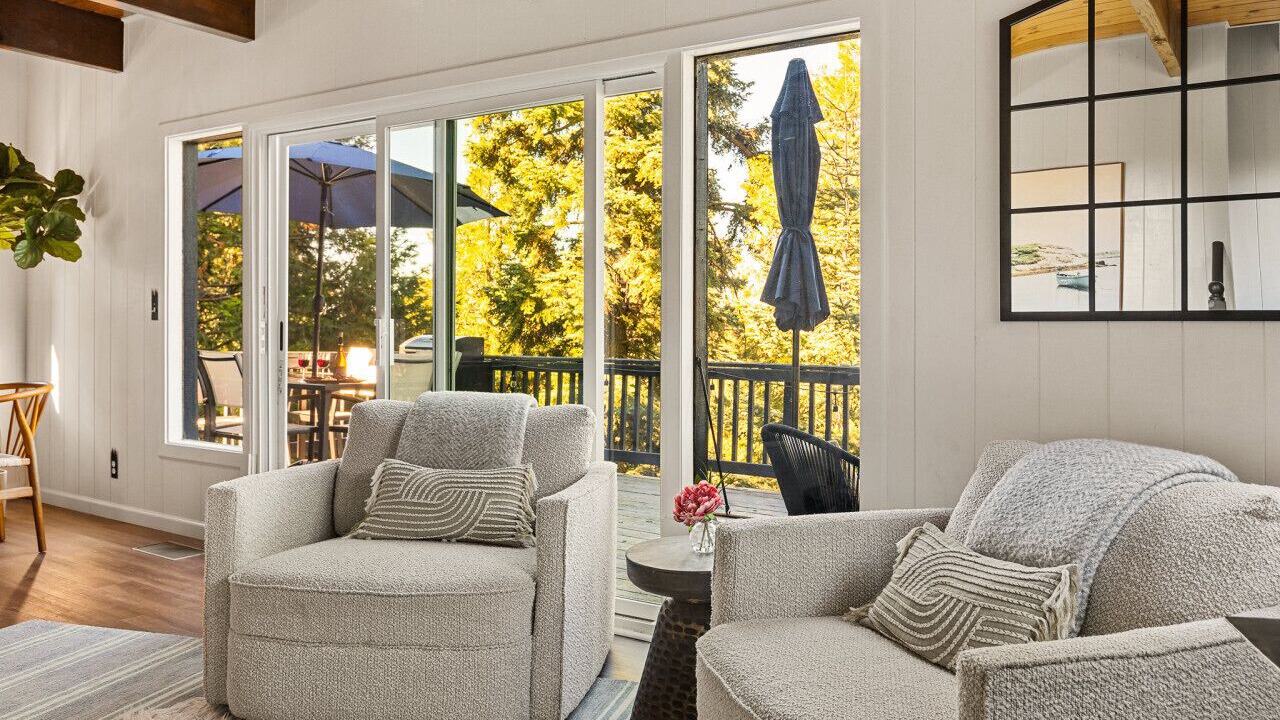 Photo of Livingroom in Arrowhead Villas