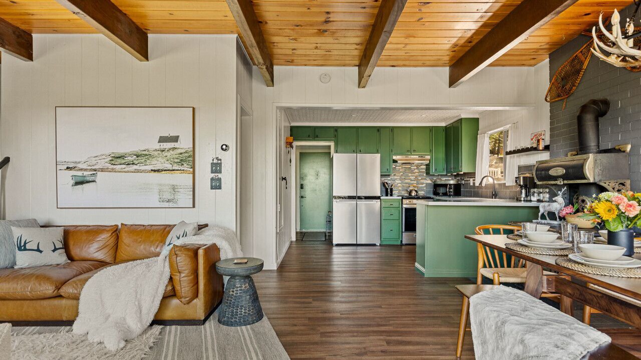 Photo of Livingroom in Arrowhead Villas
