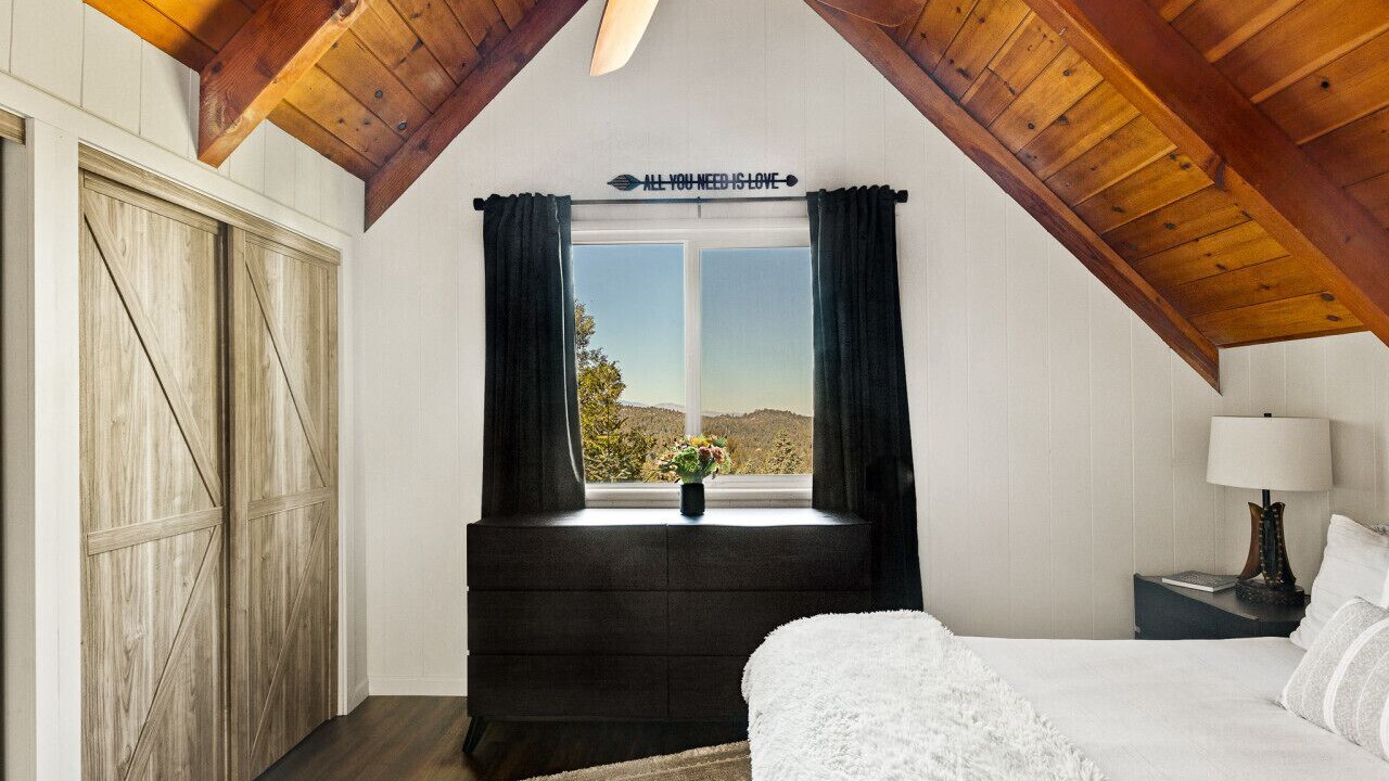Photo of Bedroom in Arrowhead Villas