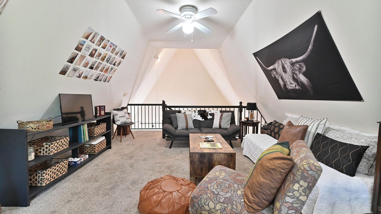 Photo of Livingroom in Hathaway Pines