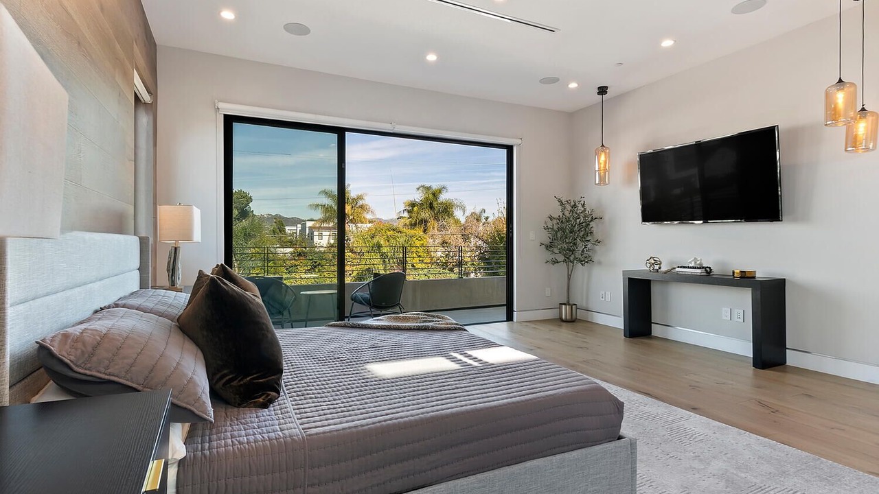 Photo of Bedroom in Carthay Circle