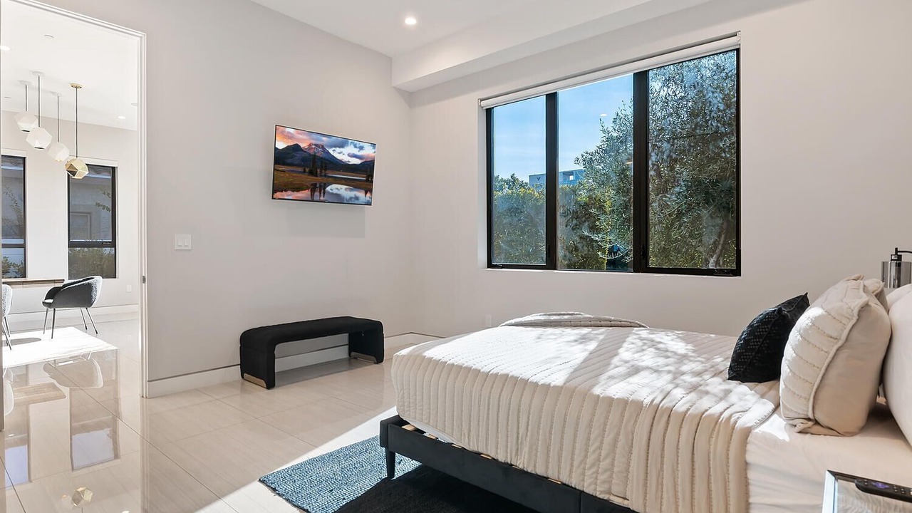Photo of Bedroom in Carthay Circle