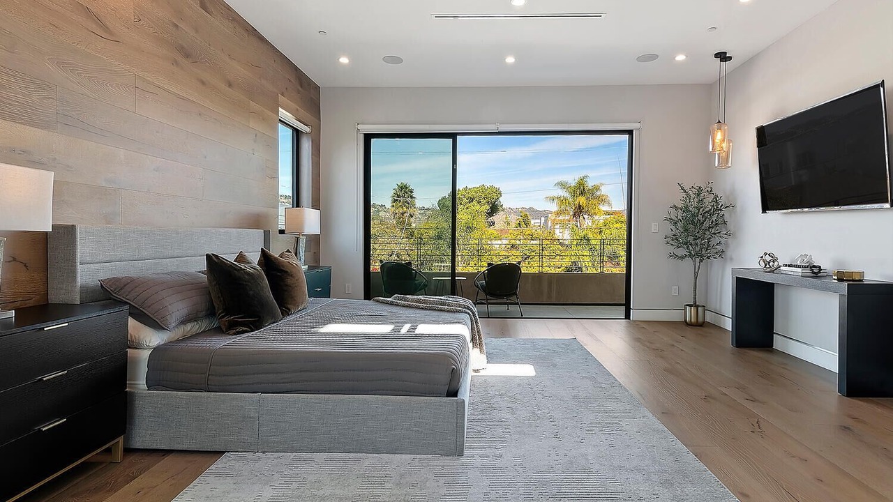 Photo of Bedroom in Carthay Circle