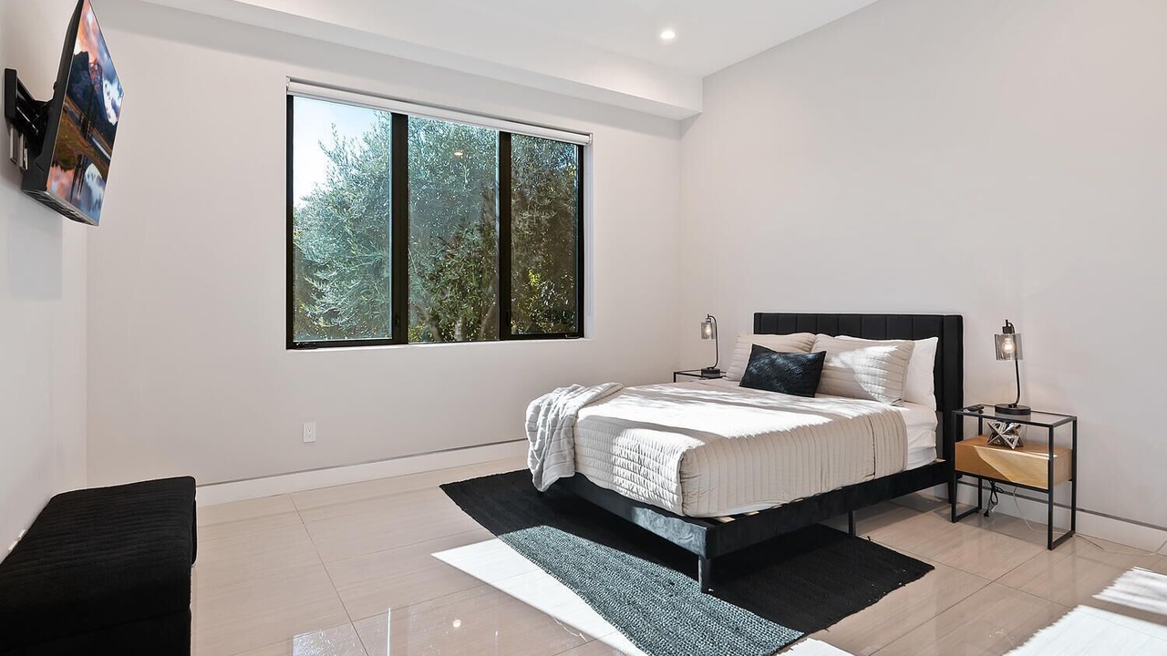 Photo of Bedroom in Carthay Circle