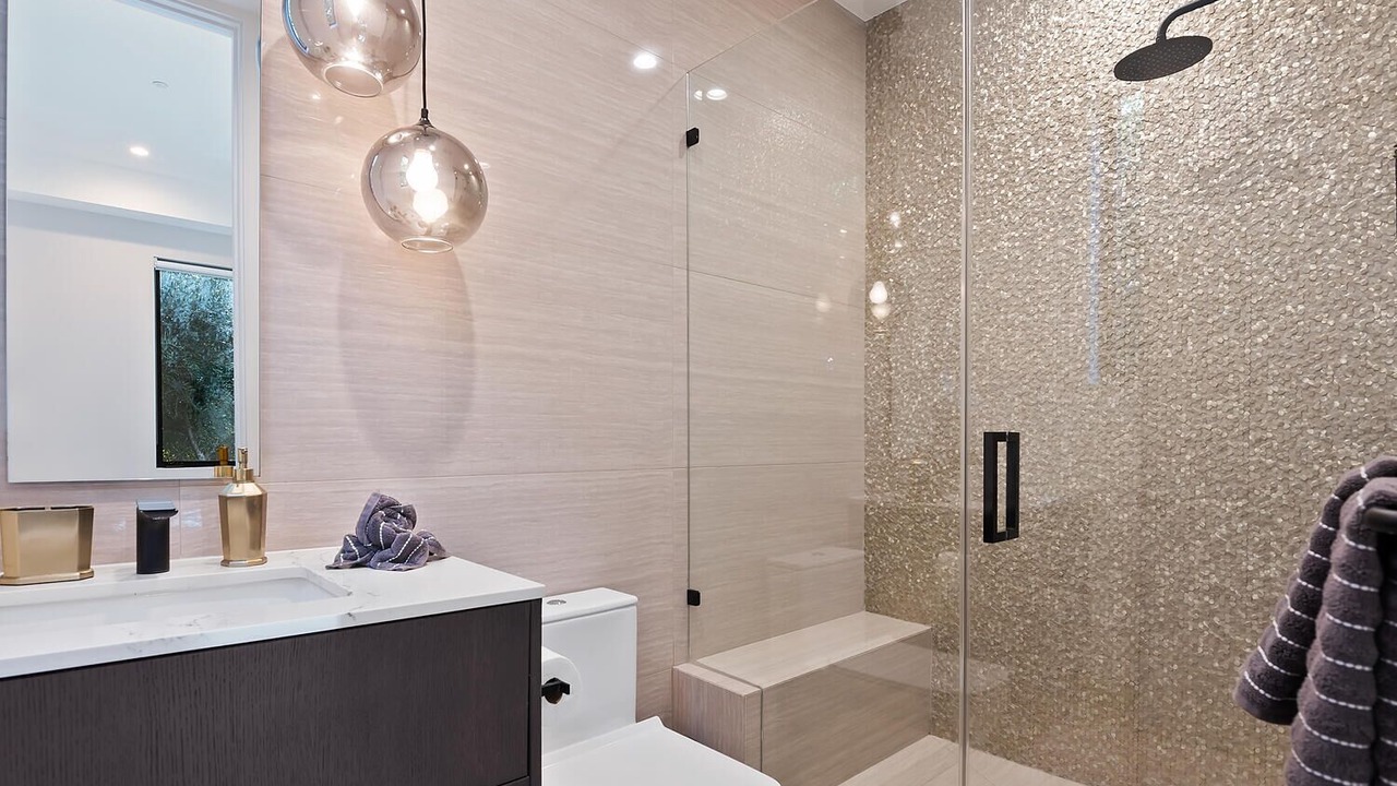 Photo of Bathroom in Carthay Circle