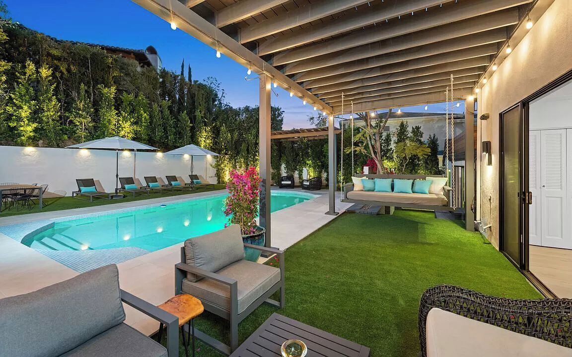 Photo of Outdoor in Holmby Hills