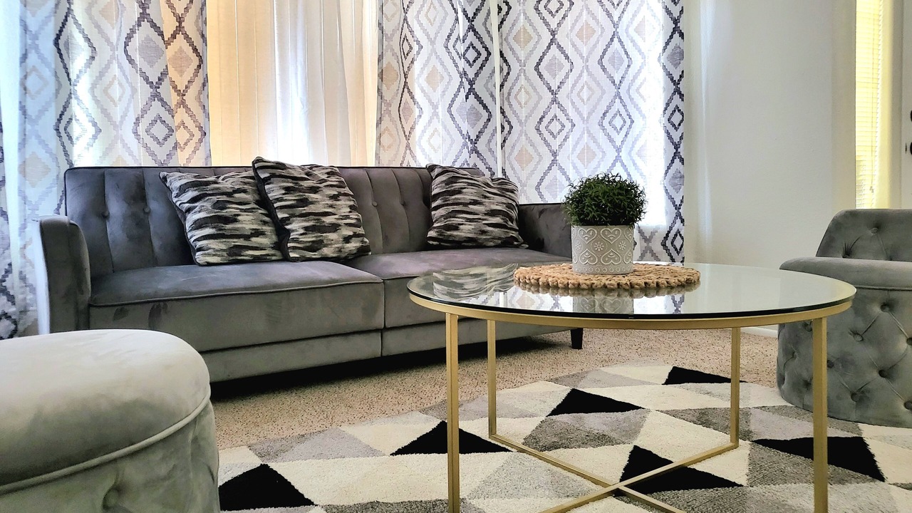 Photo of Livingroom in Palmdale