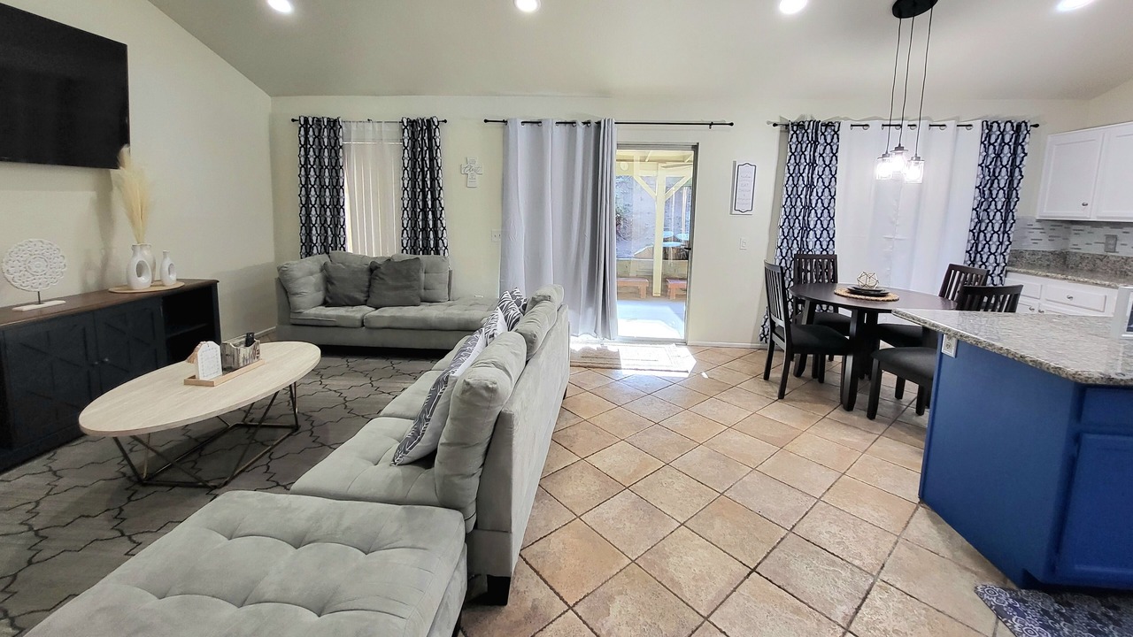 Photo of Livingroom in Palmdale