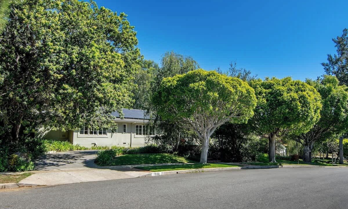 Photo of Outdoor in Holmby Hills