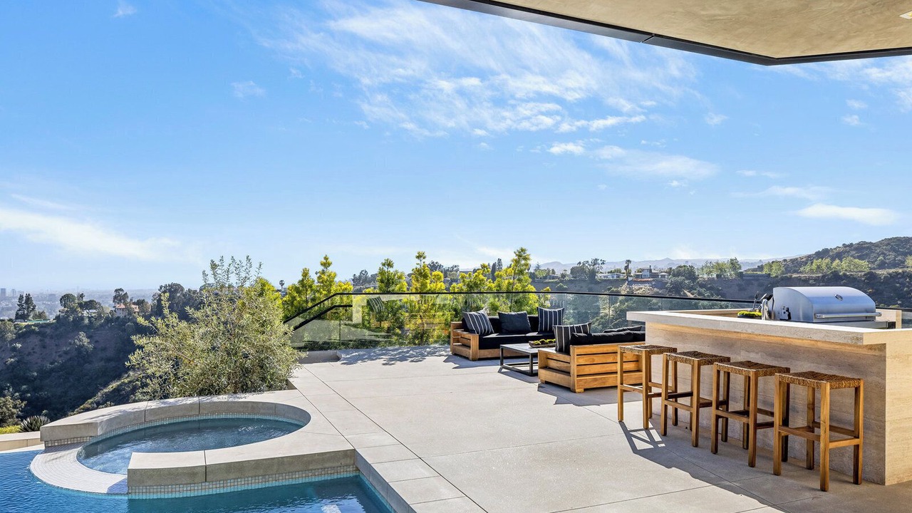 Photo of Outdoor in Beverly Hills