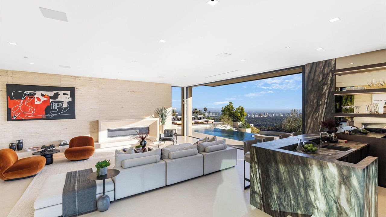 Photo of Livingroom in Beverly Hills