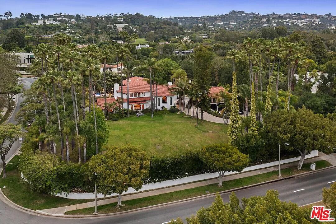 Photo of Outdoor in Beverly Hills