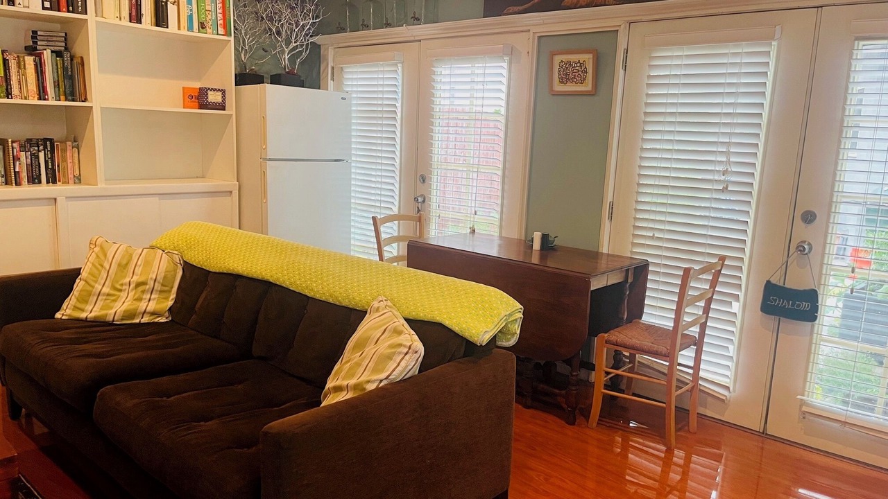 Photo of Livingroom in Studio City