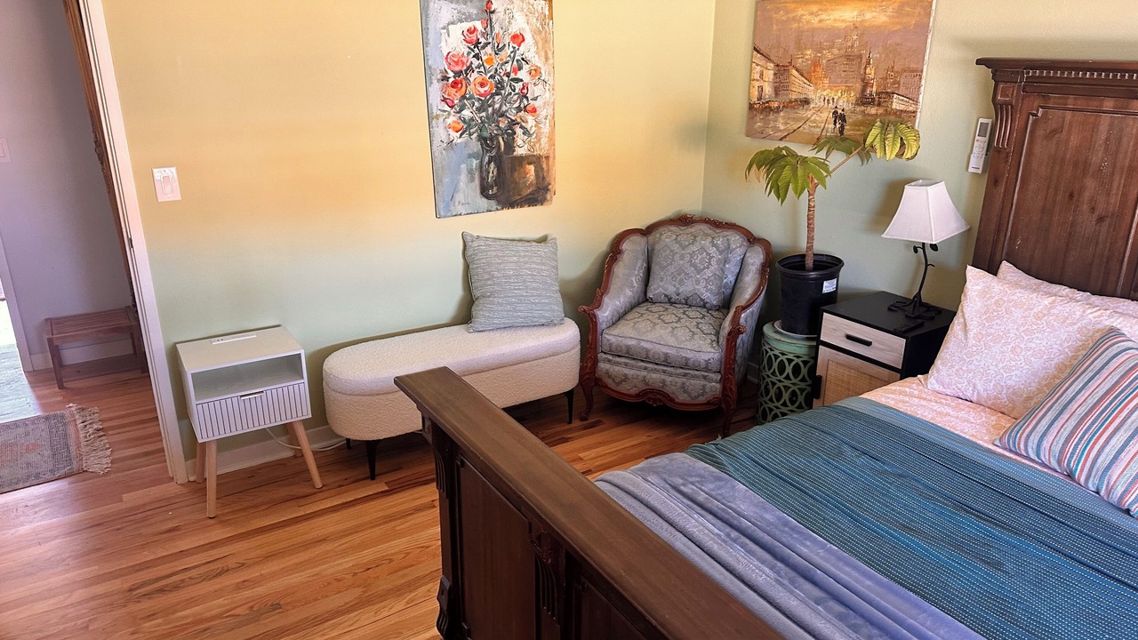 Photo of Bedroom in Del Rey Oaks