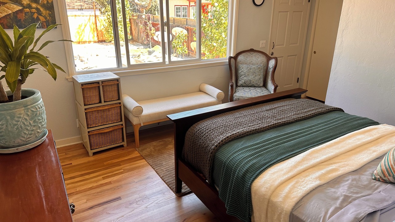 Photo of Bedroom in Del Rey Oaks