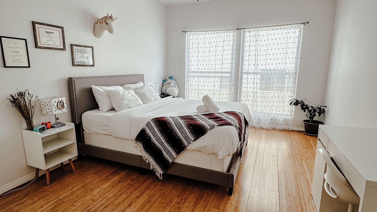 Photo of Bedroom in Sawtelle