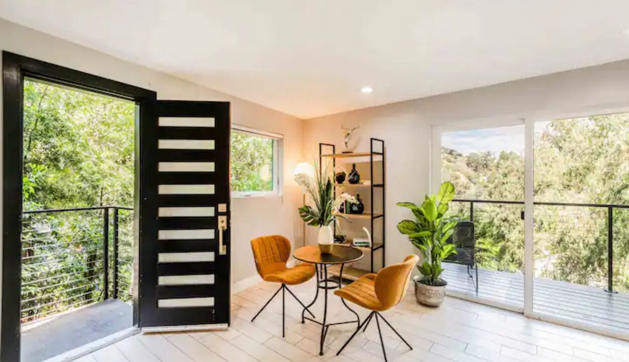 Photo of Others in Hollywood Hills West