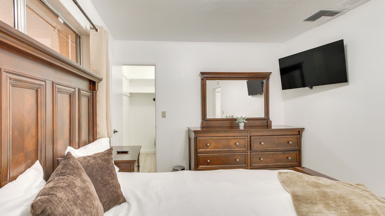 Photo of Bedroom in Ridgecrest