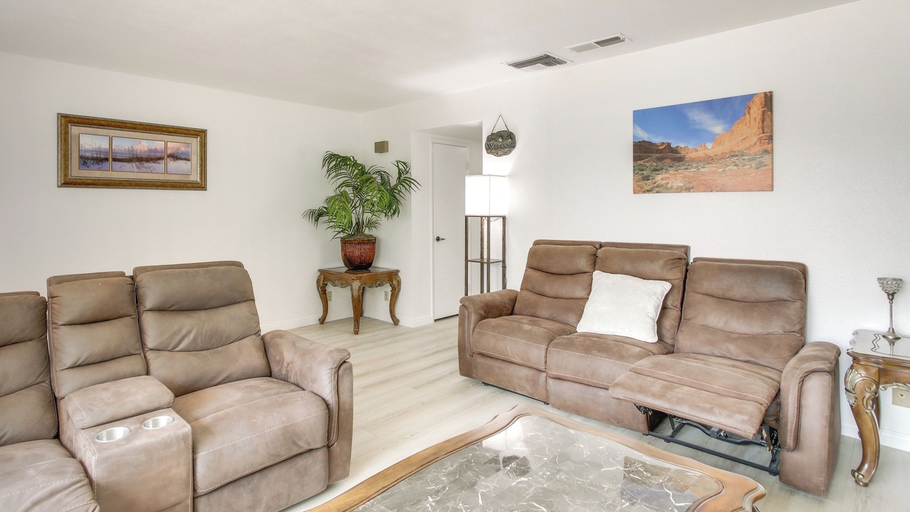 Photo of Livingroom in Ridgecrest