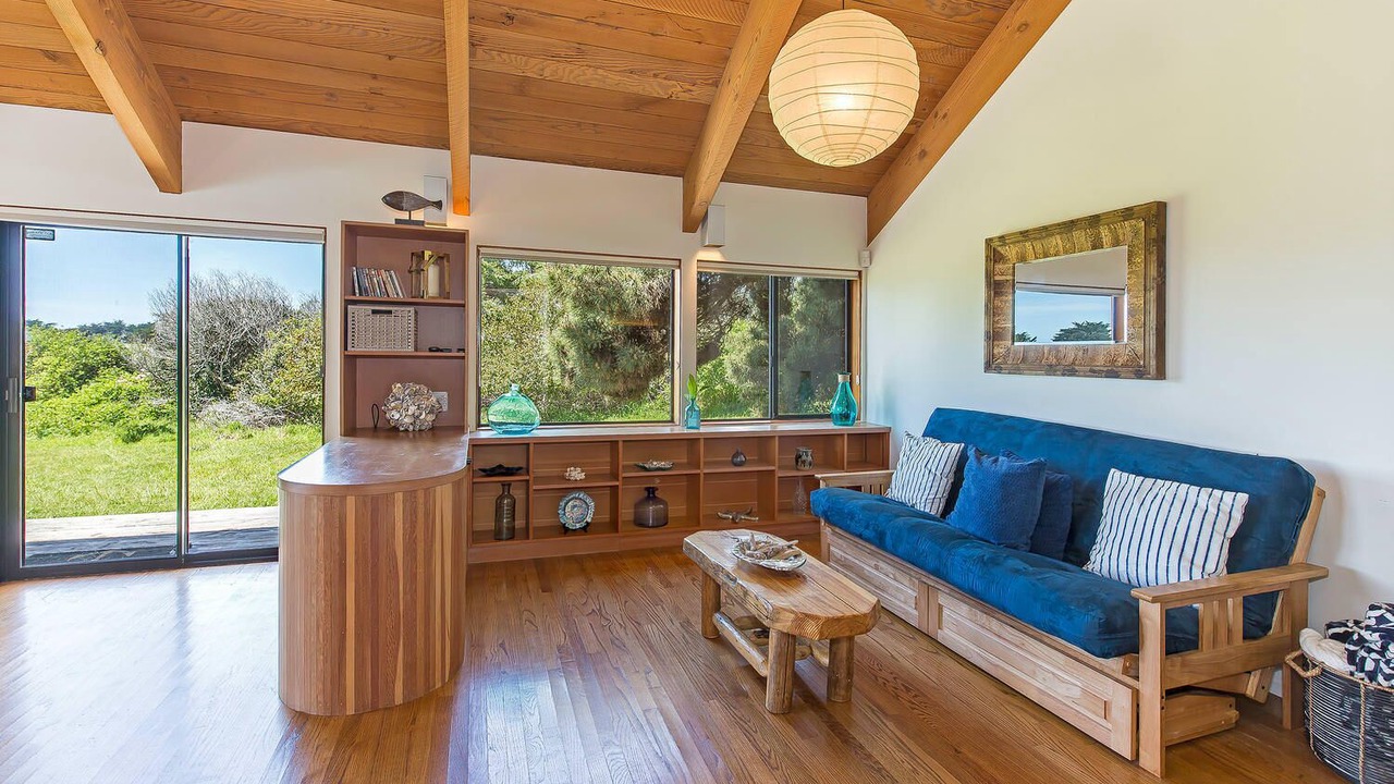 Photo of Livingroom in Sea Ranch