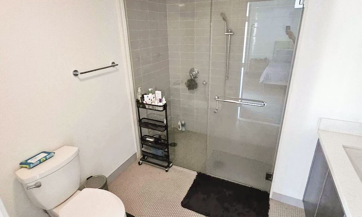 Photo of Bathroom in La Brea