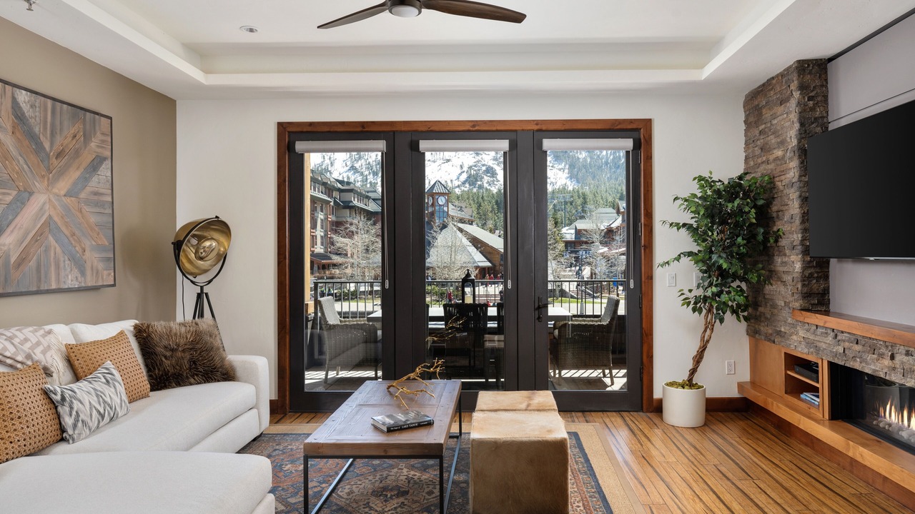 Photo of Livingroom in Lakeside Park