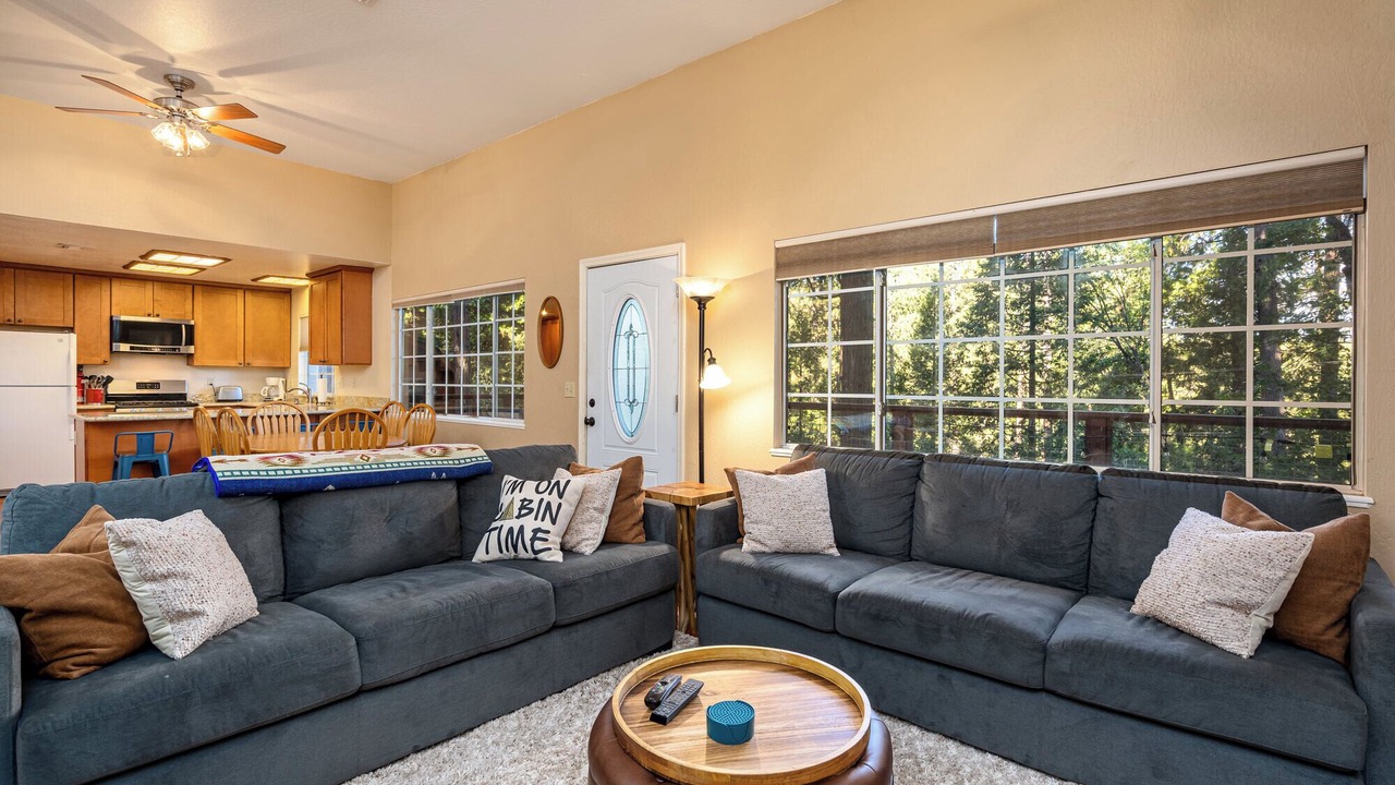 Photo of Livingroom in Twain Harte